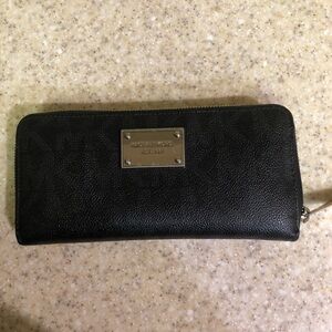 Michael kors wallet black